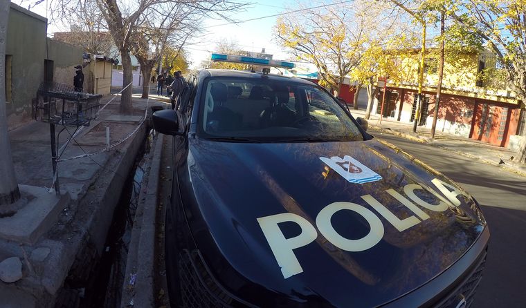 Un hombre de 47 años murió en Godoy Cruz luego de haber herido con un cuchillo a su hermana y tratar de atacar a los efectivos policiales. (Foto ilustrativa)