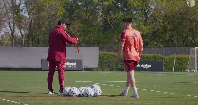El enojo de Gallardo con Mastantuono en el triunfo ante Atlético Tucumán. Foto: Captura