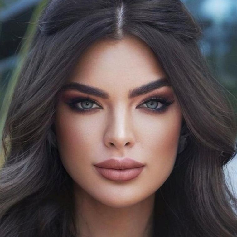 La modelo paraguaya Nadia Ferreira es uno de los 100 rostros más bellos del mundo.