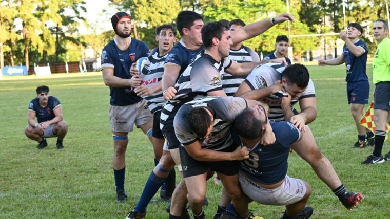 El duelo entre Capri y Aranduroga terminó en escándalo. Foto: Redes Sociales