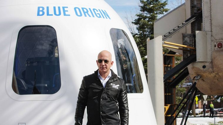 Bezos irá al espacio, no quieren que vuelva. Foto: Desophict.