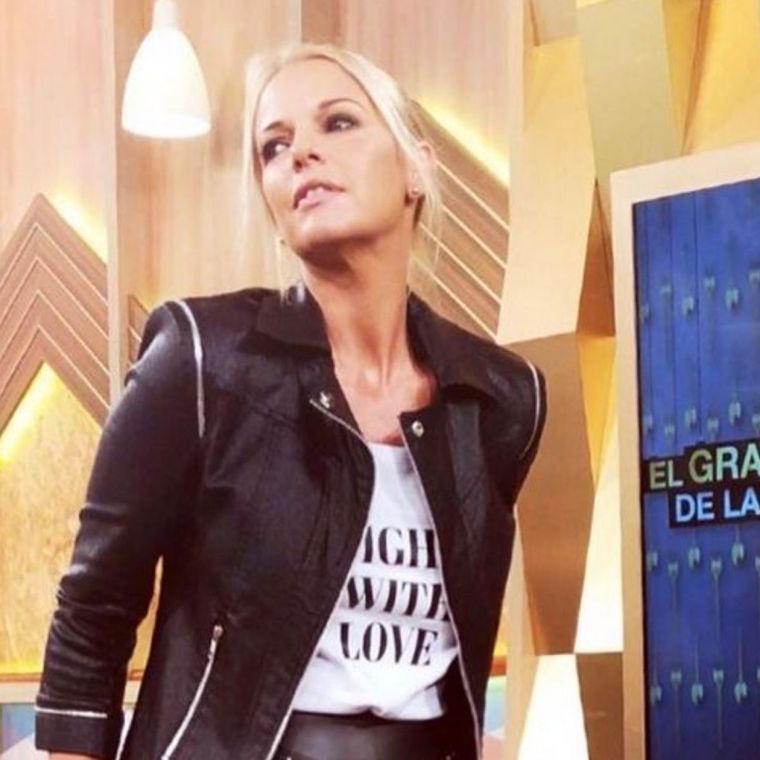 Carina Zampini nos muestra tres looks para que reversionemos el estampado de flores, Foto: Exitoína