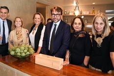 No te pierdas las fotos y el video, al final de la nota, para ver quiénes compartieron un encuentro de amigos con el embajador Foto: ALF PONCE MERCADO / MDZ