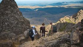 Tanti muestra uno de los perfiles más completos de Punilla, con arroyo, balnearios y montaña en un mismo paisaje. Tanti muestra uno de los perfiles más completos de Punilla, con arroyo, balnearios y montaña en un mismo paisaje.