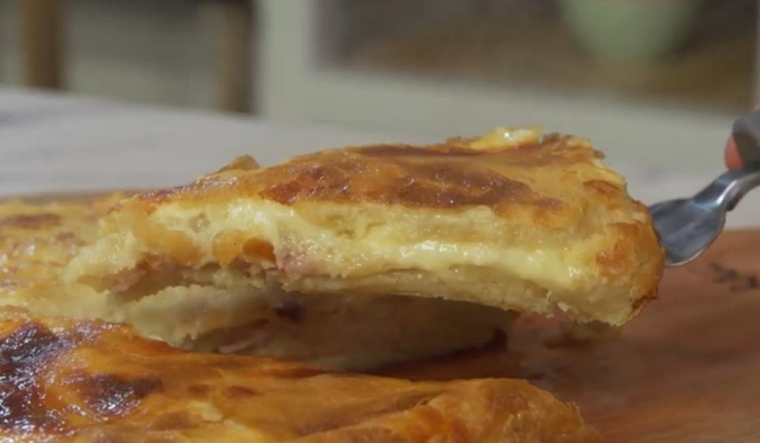 Muchas familias porteñas tienen su propia versión de la receta de fainá rellena con jamón y queso, transmitida de generación en generación. Muchas familias porteñas tienen su propia versión de la receta de fainá rellena con jamón y queso, transmitida de generación en generación.