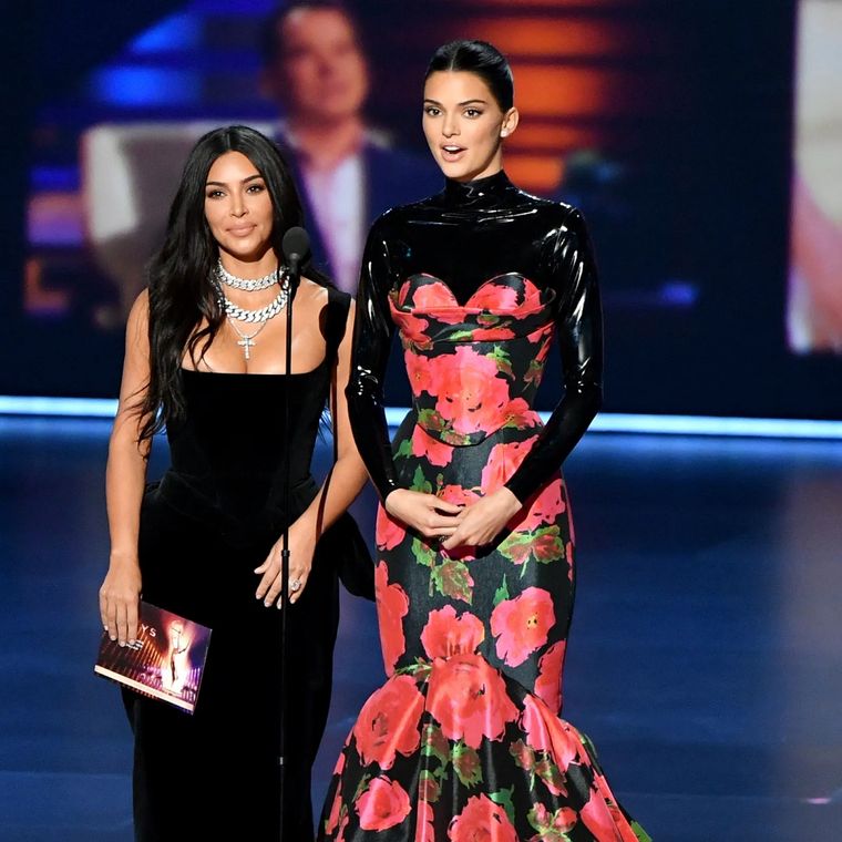 Kim Kardashian se burla de los exnovios de Kendall Jenner y causa sensación Kim Kardashian y Kendall Jenner tienen una muy buena relación de hermanas. Foto: Getty Images