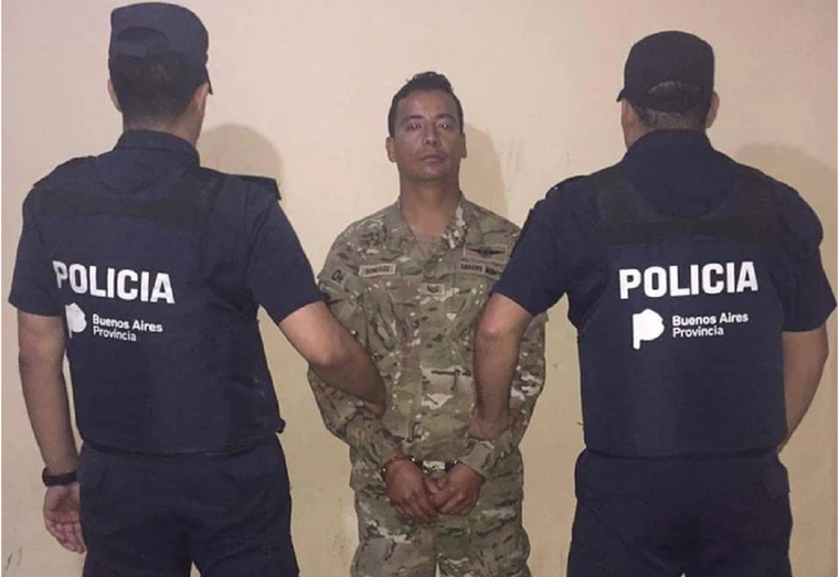 El hombre condenado, durante su captura.