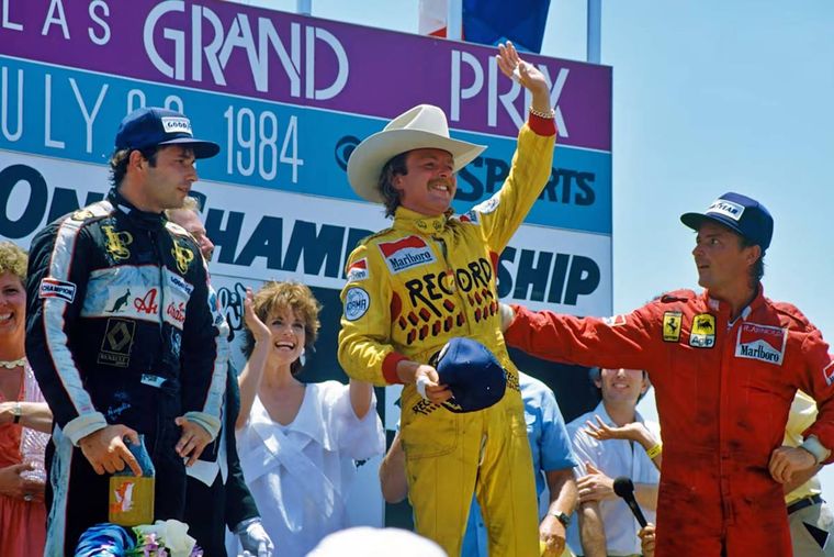 Keke Rosberg, en la cima de un podio polémico e inolvidable.