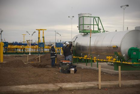 Personal de Ecogas y GasAndes ultima detalles en la planta odorizadora de gas. Personal de Ecogas y GasAndes ultima detalles en la planta odorizadora de gas.