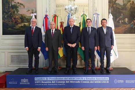 Una delegación de cancilleres del Mercosur, mercado que trabó acuerdo con la Unión Europea. Foto: Cancillería de Argentina Una delegación de cancilleres del Mercosur, mercado que trabó acuerdo con la Unión Europea. Foto: Cancillería de Argentina
