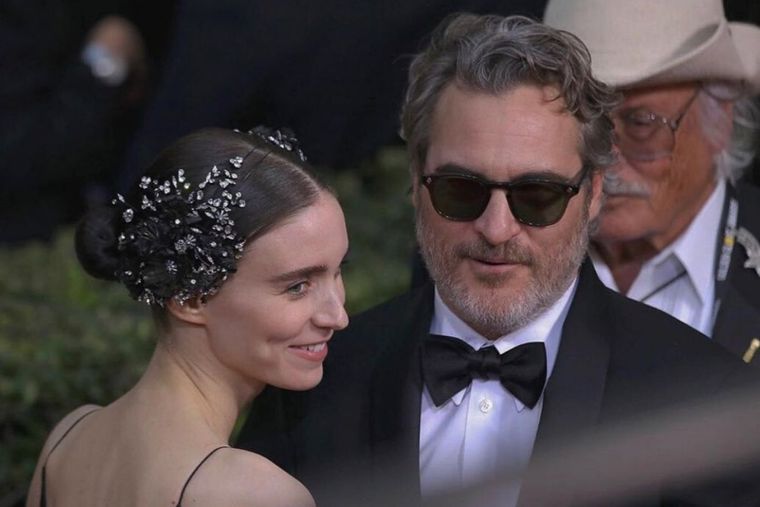 : Joaquin Phoenix y Rooney Mara
