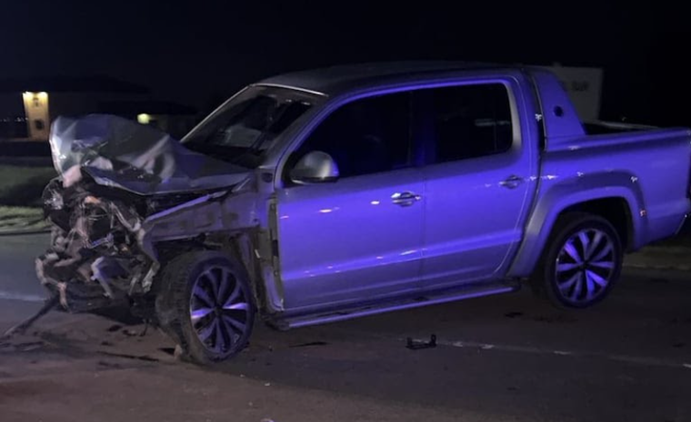 Así quedó la camioneta que manejaba el joven de 28 años. Así quedó la camioneta que manejaba el joven de 28 años.