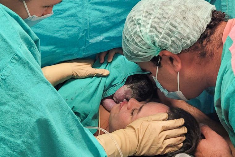 La bebé nació el domingo 15 de junio, a las 3:35 de la mañana.