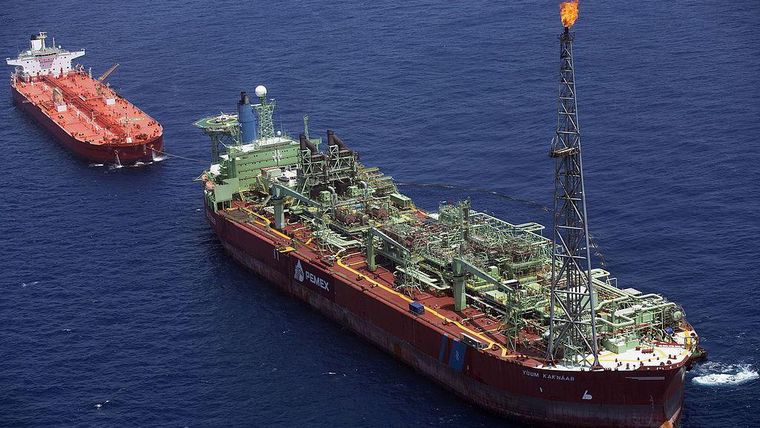 Hay un mayor compromiso del Gobierno de México para apoyar a Pemex en el cumplimiento de sus obligaciones financieras.