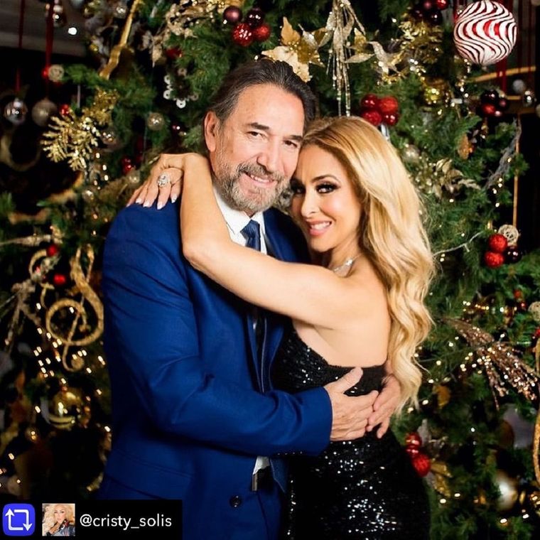 Marco Antonio Solís junto a su esposa Cristy Solís Foto: Instagram