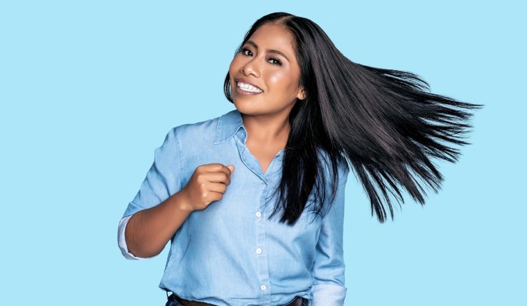 Yalitza Aparicio recurre a los trucos de estilismo para verse más estilizada. Foto: Style by Shockvisual - style.shockvisual.net