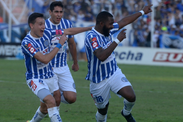 El Morro García marcó dos goles memorables frente a San Martín de San Juan. Foto: Archivo