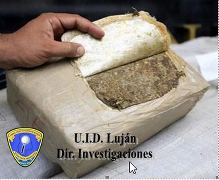 Marihuana La droga venía envasada en paquetes de 700 gr. Foto: Ministerio de Seguridad.