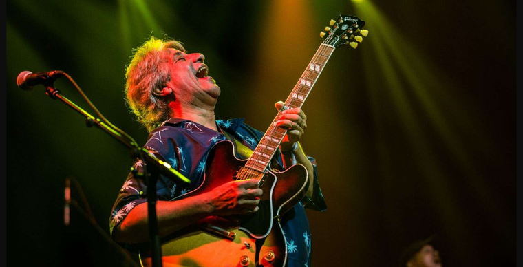 Chris Cain, uno de los mejores guitarrista de blues del mundo se presenta esta noche en Mendoza.