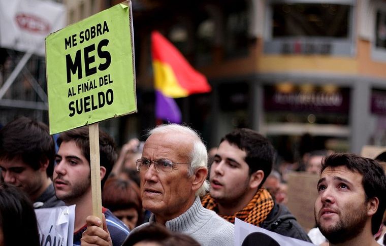 Mientras en despachos oficiales aseguran que los salarios están ganando la carrera contra la inflación, la gente no siente lo mismo en sus bolsillos.