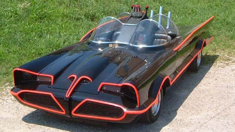 Batimóvil El auto de Batman es uno modelos más emblemáticos de la televisión y el cine.
