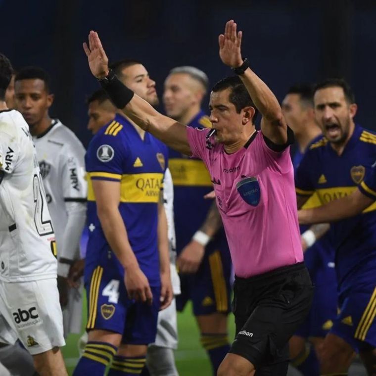 Andrés Rojas, el polémico árbitro del partido de Boca. Foto: Télam
