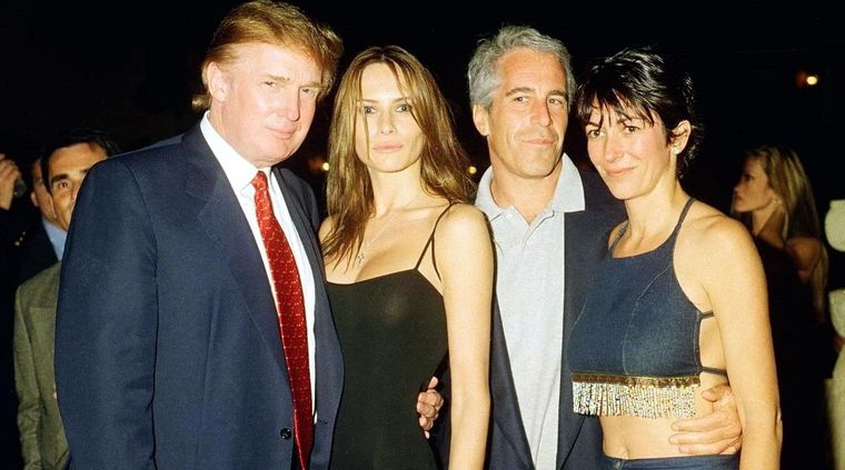 Los Trump, Epstein y Ghislaine Maxwell, en las épocas felices. Foto: ElConfidencial.