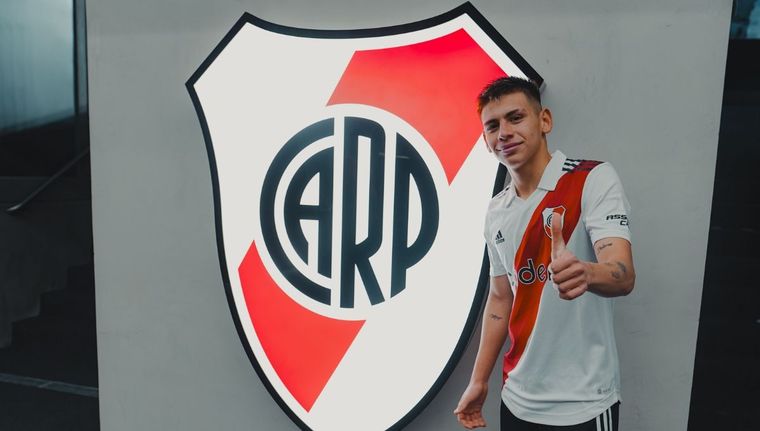 Claudio Echeverri debutó en River. Foto: @RiverPlate