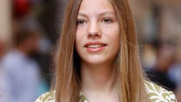 Sofía de Borbón La hija menor de Letizia y Felipe VI, los reyes de España fue parte de la segunda celebración del Día de la Hispanidad. Foto: Fuente: Imagen / GTRES