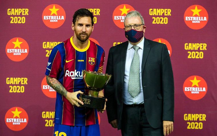 Messi recibió el trofeo y no habló. Foto: FC Barcelona