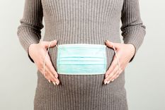 Las embarazadas deben cuidarse aún más del coronavirus ya que desarrollaría un síndrome similar a la preeclampsia