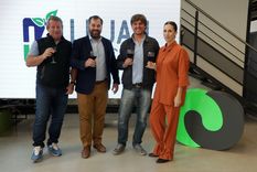 Productores agrícolas preocupados por un recurso vital y la producción sustentable.