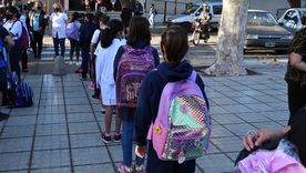 Los chicos preparan la vuelta a clases y los padres aprovechan descuentos.