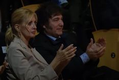 relacion blanqueada: javier milei y yuyito gonzalez se besaron durante la presentacion de la ley de juicio por jurado