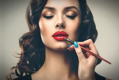 ¡El maquillaje es un gran aliado para resaltar tus looks!