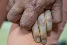 El hombre de 33 años violó a su hija y a su hijastra pero le dieron una condena en un juicio abreviado El hombre de 33 años violó a su hija y a su hijastra pero le dieron una condena en un juicio abreviado