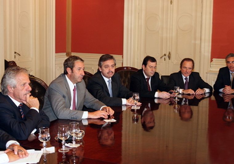 Alberto Fernández, Cobos y los radicales K compartieron hoy un almuerzo. Foto: NA