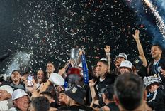 Gimnasia consiguió el ascenso a la Primera División del fútbol argentino. Gimnasia consiguió el ascenso a la Primera División del fútbol argentino.