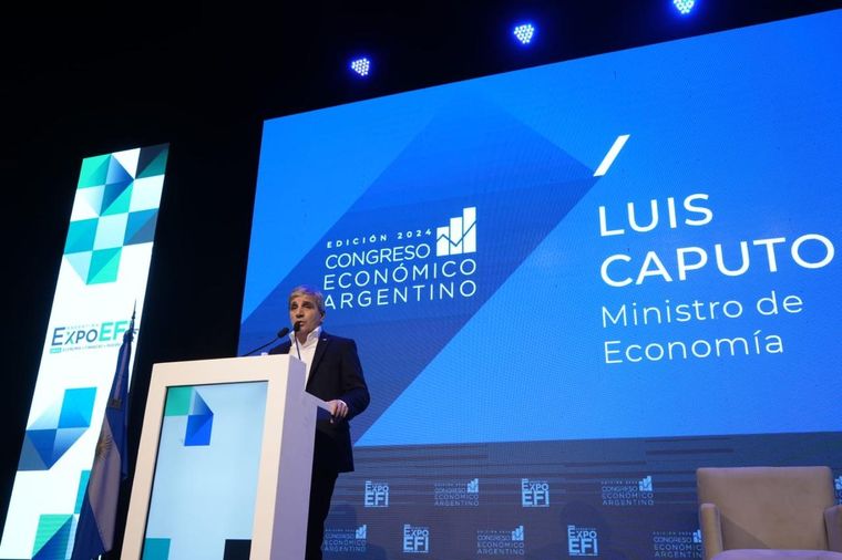 El Ministro de economía abrió la Expo EFI, la convención más grande del país.