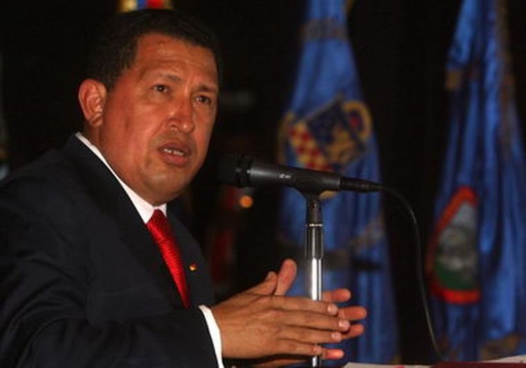 El presidente Chávez conduce un programa a través del cuál realiza sus anuncios. Foto: EFE