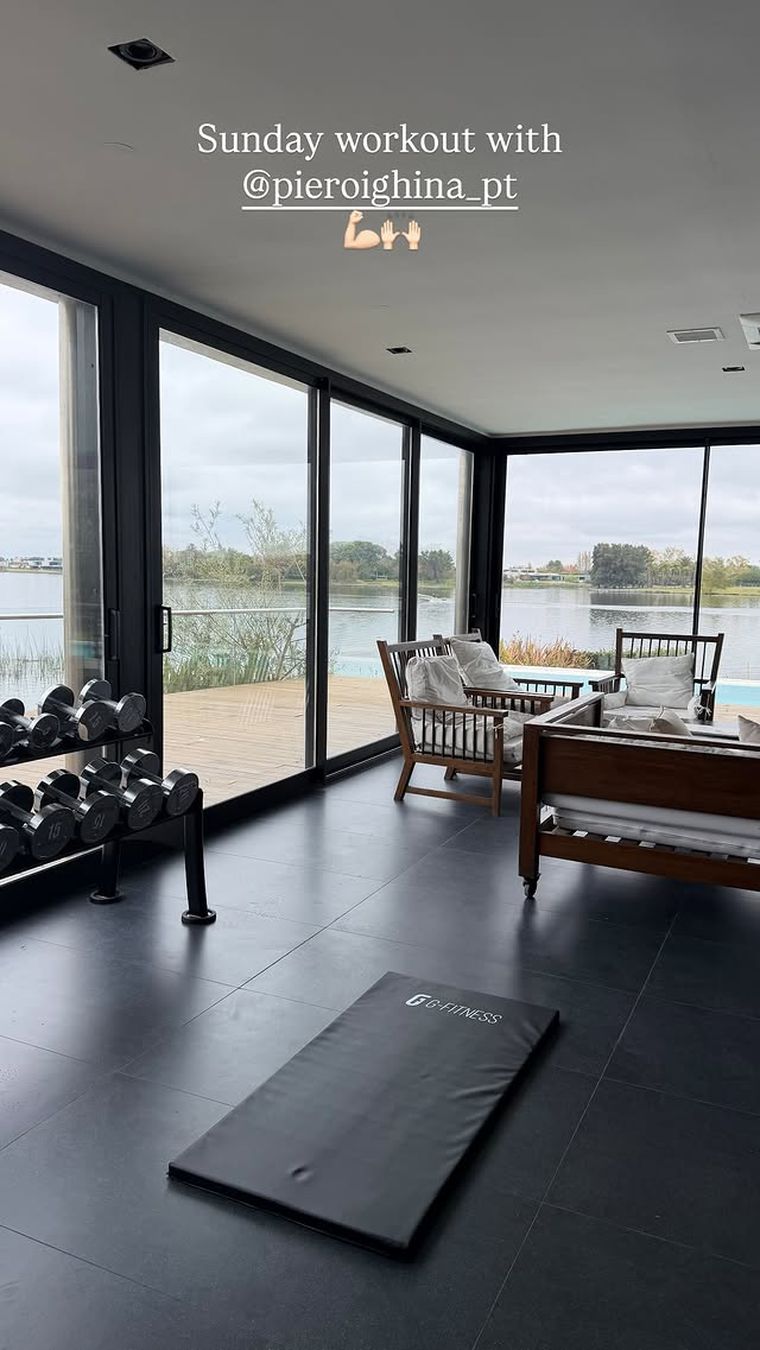 La casa de Maxi López y su familia. La casa de Maxi López y su familia.
