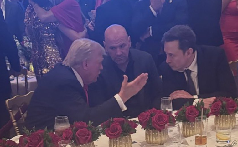 Donald Trump charla con Elon Musk en el búnker republicano. Foto: X Elon Musk