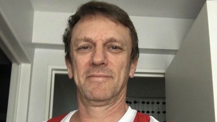 El famoso actor Federico DElia, totalmente indignado por los fallos en favor de Barracas contra su querido Estudiantes.