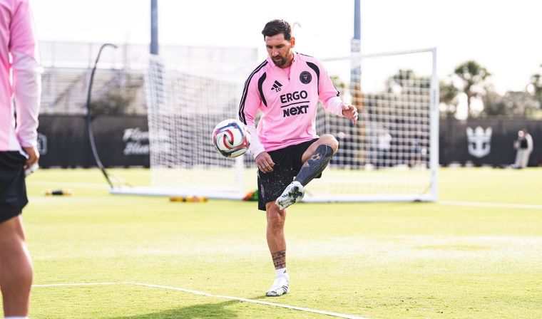 Lionel Messi volvió a ser el centro de todas las miradas en la primera práctica de Inter Miami en un 2026 clave.