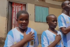 La fundación Nansana Kids, de Uganda, homenajeó a Argentina por el 9 de Julio La fundación Nansana Kids, de Uganda, homenajeó a Argentina por el 9 de Julio