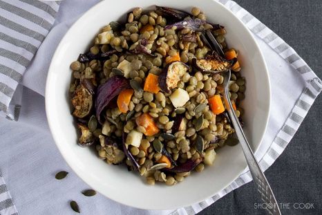 Probá esta ensalada de lentejas con verduras.