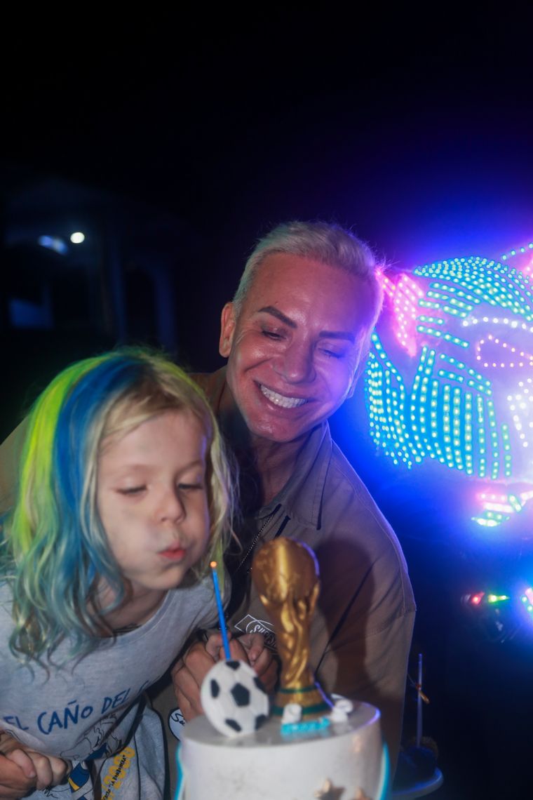 El famoso coreógrafo hizo una mega celebración para los 7 años de Dionisio. Foto: RS Fotos