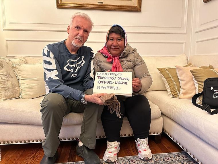 James Cameron se mostró junto a comunidades indígenas Foto: Gerardo Morales