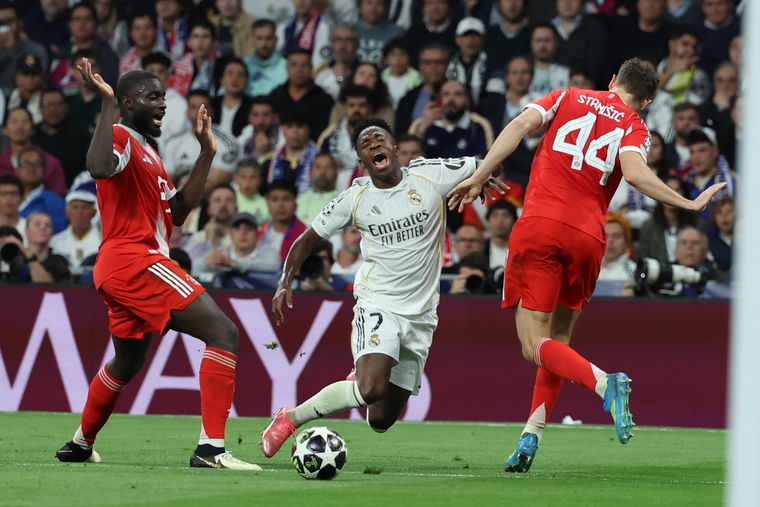 Vinícius fue uno de los puntos bajos en la derrota del Madrid ante el Bayern Munich. Vinícius fue uno de los puntos bajos en la derrota del Madrid ante el Bayern Munich.