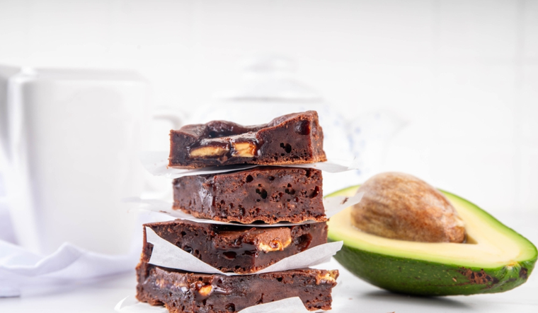 Cómo hacer brownies de aguacate con chocolate oscuro Foto: Shutterstock